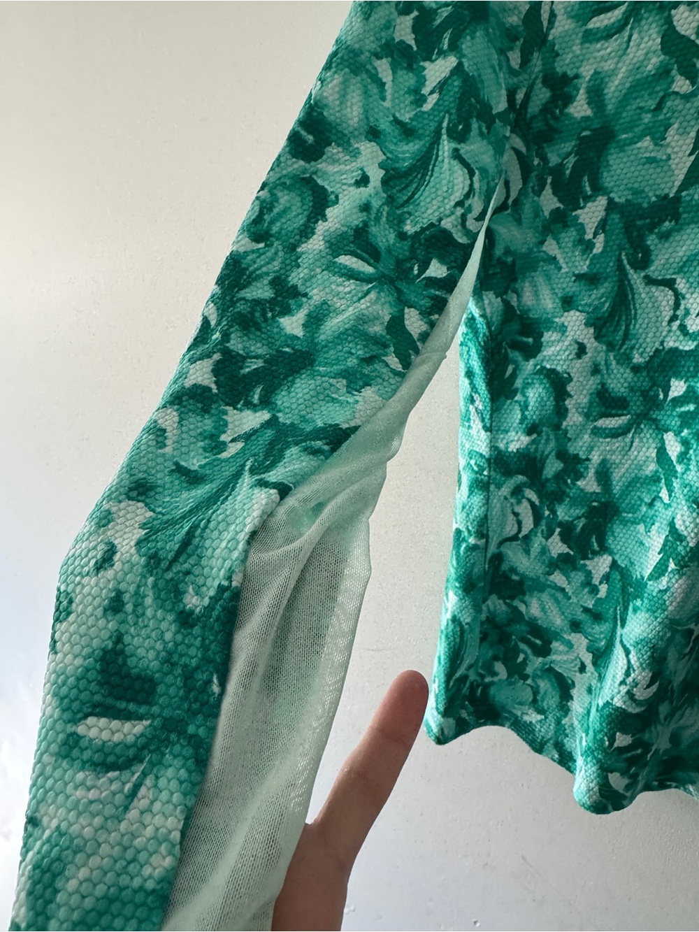 Tommy Bahama NWT Green Floral Tropical Quarter Zip UPF 50 Moisture Wicking - Picture 4 of 7